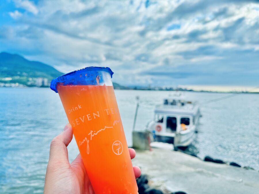 淡水一日遊！七盞茶手搖飲「搭配攻略」　逛街、遊船要這樣喝