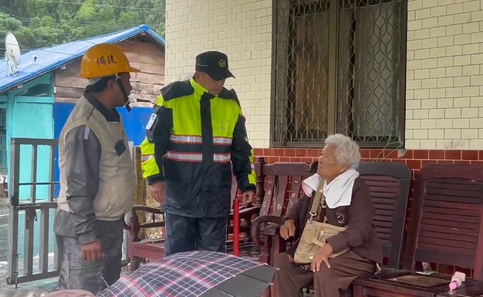 康芮強風暴雨！花蓮卓溪鄉預防性撤離