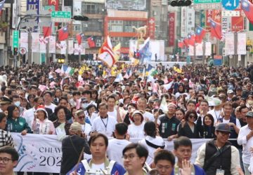 嘉市國際管樂節踩街嘉年華熱鬧登場　49支國內外團隊噴水圓環出發　