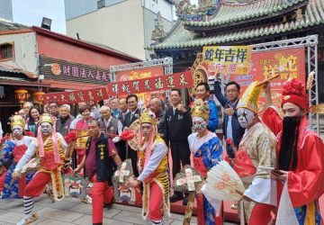 嘉義城隍廟「祥蛇賀歲」招財錢母吊飾　初三、初四與民眾結緣