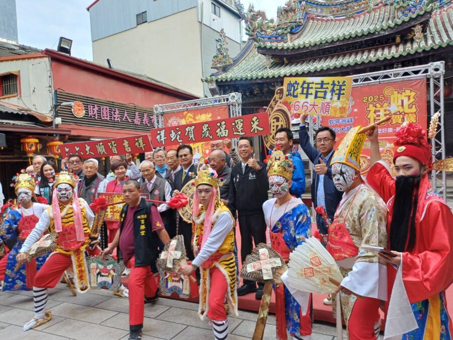 嘉義城隍廟「祥蛇賀歲」招財錢母吊飾　初三、初四與民眾結緣