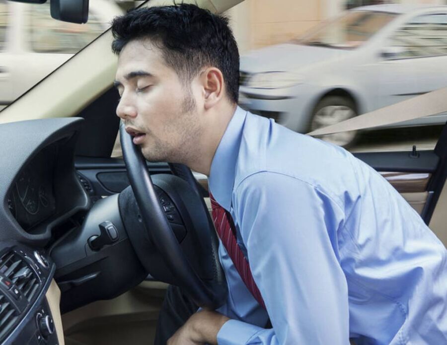 駕駛人注意！開車開到睡著小心隱形殺手