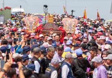 大甲媽遶境抵達新港　嘉義縣長翁章梁率各界隆重迎駕