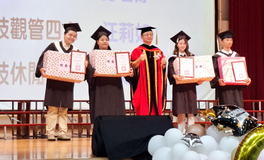 吳鳳科大114級畢業典禮　校長蔡宏榮祝福畢業生星光閃耀