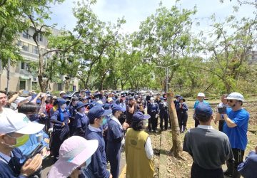慈濟協助中正大學　150人心手相連災後整理