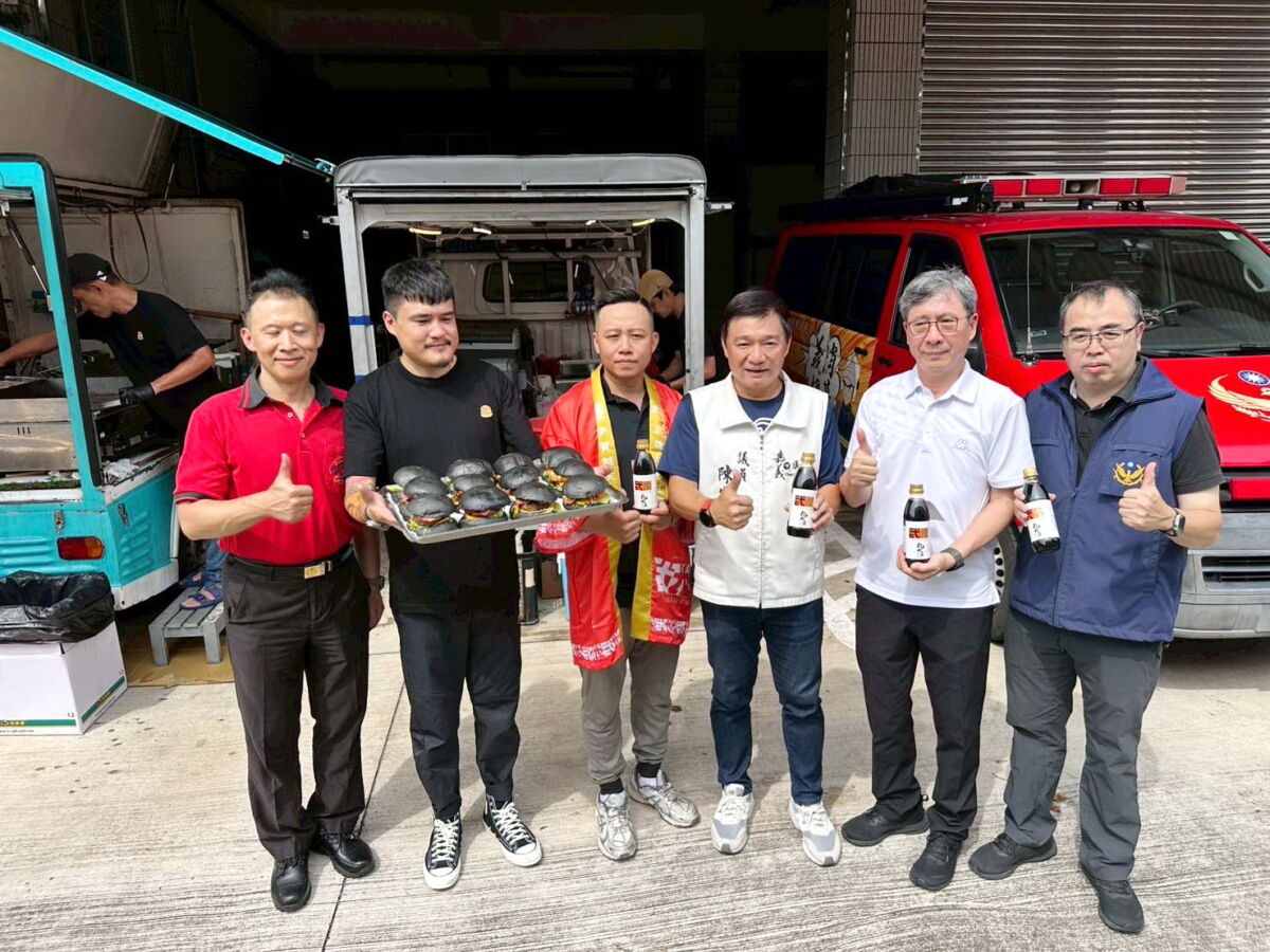 暖心馳援！嘉市議員陳家平攜手環島漢堡達人慰勞救災英雄