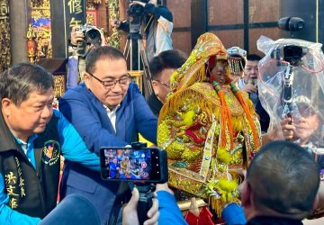 板橋慈惠宮苗栗拱天宮百年會香　侯友宜祈福新北安康