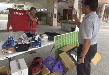 板橋跨縣傳愛　黃淑君媒合捐物資助光復國中女足重啟訓練