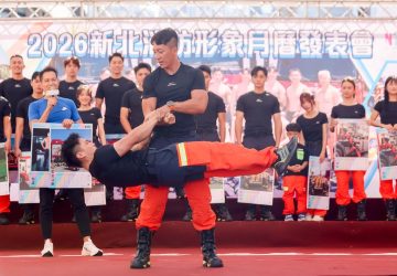 新北消防形象月曆登場　小小消防員萌翻全場