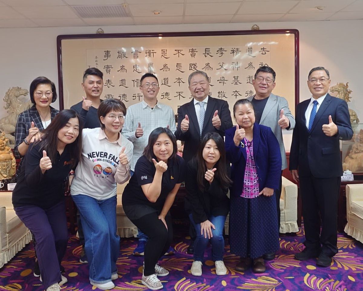 關懷弱勢不停歇　新北市議會訪視育幼院並贈50萬元慰問金