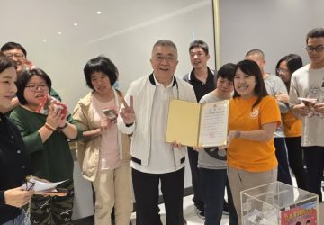 陳信利點亮仁義重劃區　聖誕送暖凝聚最溫暖大家庭