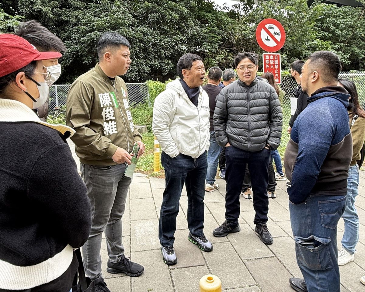 敬老卡限縮惹議　陳啟能、陳俊維轟市府預算縮水只做半套