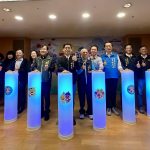 板橋435元旦升旗趣味健走　碰碰狐鯊魚寶寶陪迎新年