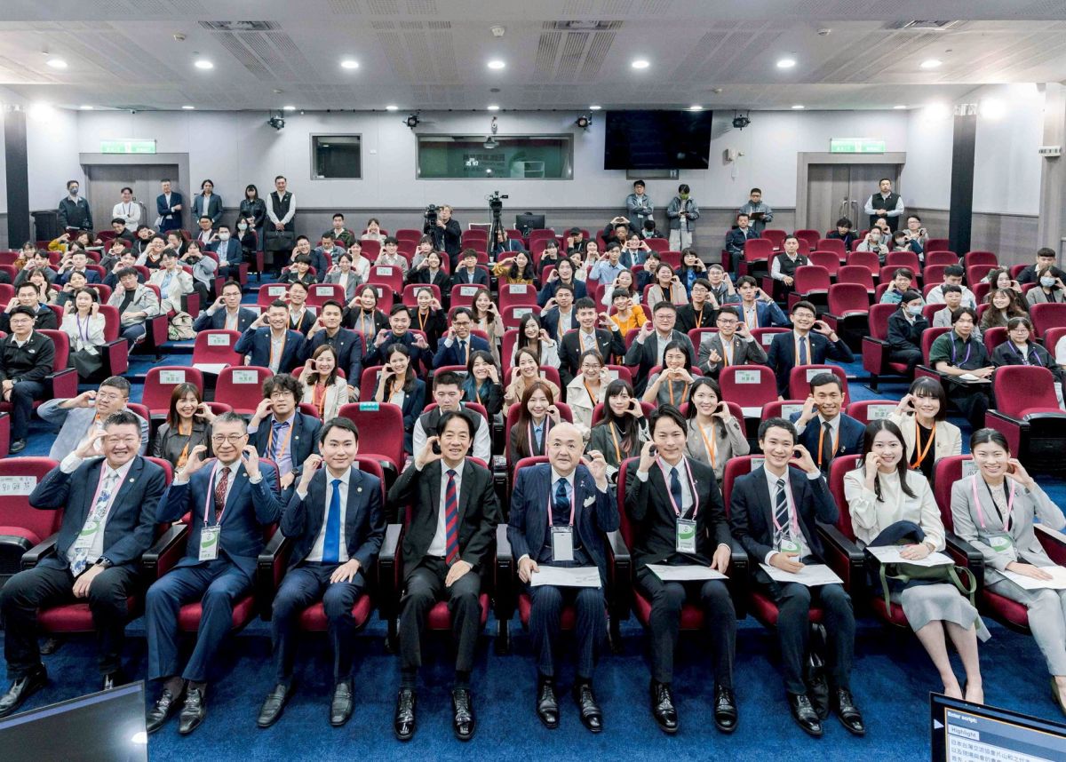 賴清德勉青年局成台日橋樑　盼培育民進黨下一代領袖