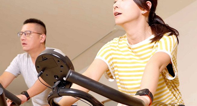 把運動玩成遊戲！JACFIT JMATE2運動手環全民動起來