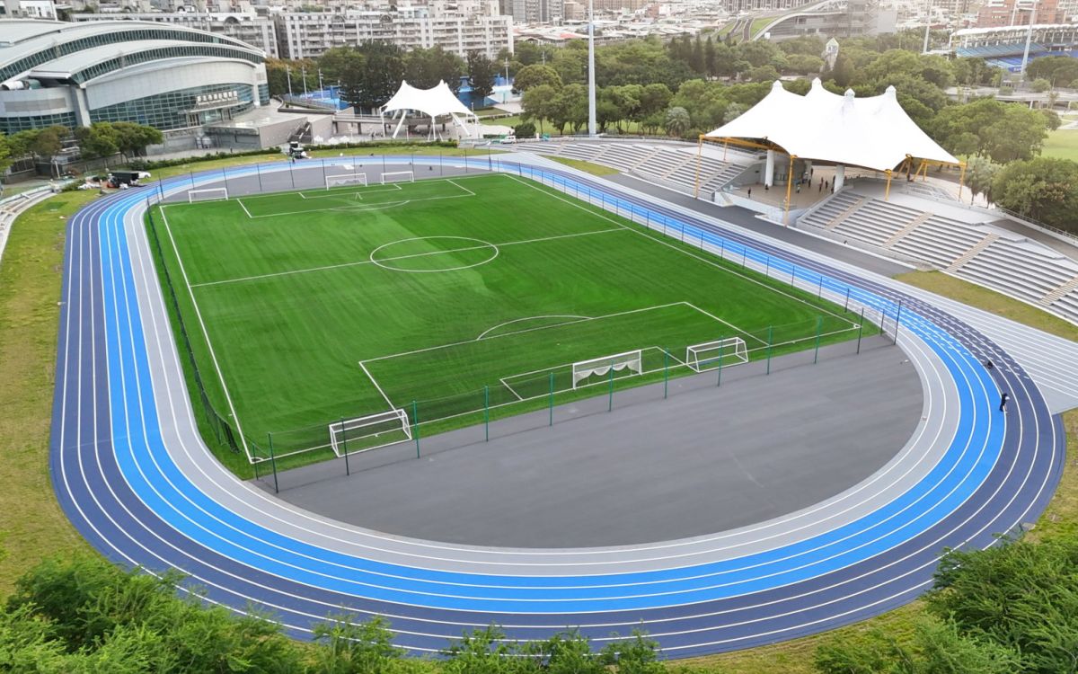 新莊田徑場整修 三色跑道、國際級球場全面升級