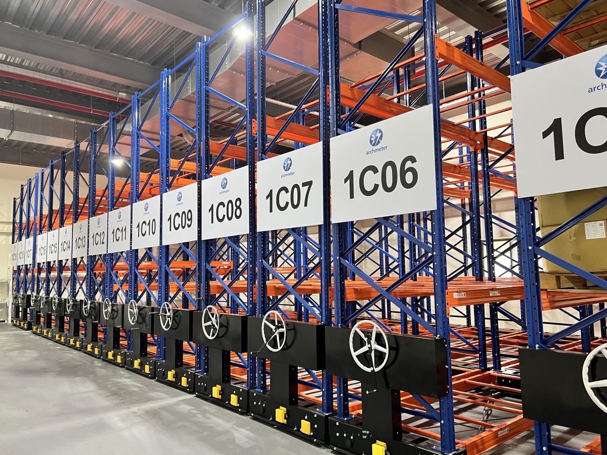 啟動倉儲動能與企業成長無縫接軌!神助物流設備「重型移動貨架系統」實現極致空間效益