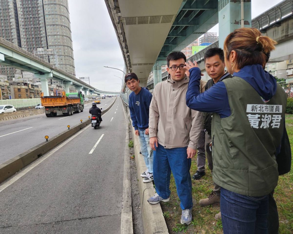 板橋民生路積水惹議 黃淑君會勘促地下道改善