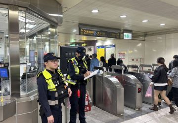 模仿效應？捷運三民高中站男子高喊有槍遭警壓制送辦