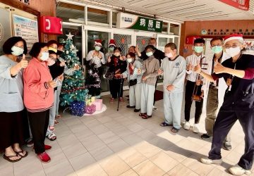 聖誕暖心進病房　胸腔病院音樂手作陪伴住院病人過佳節