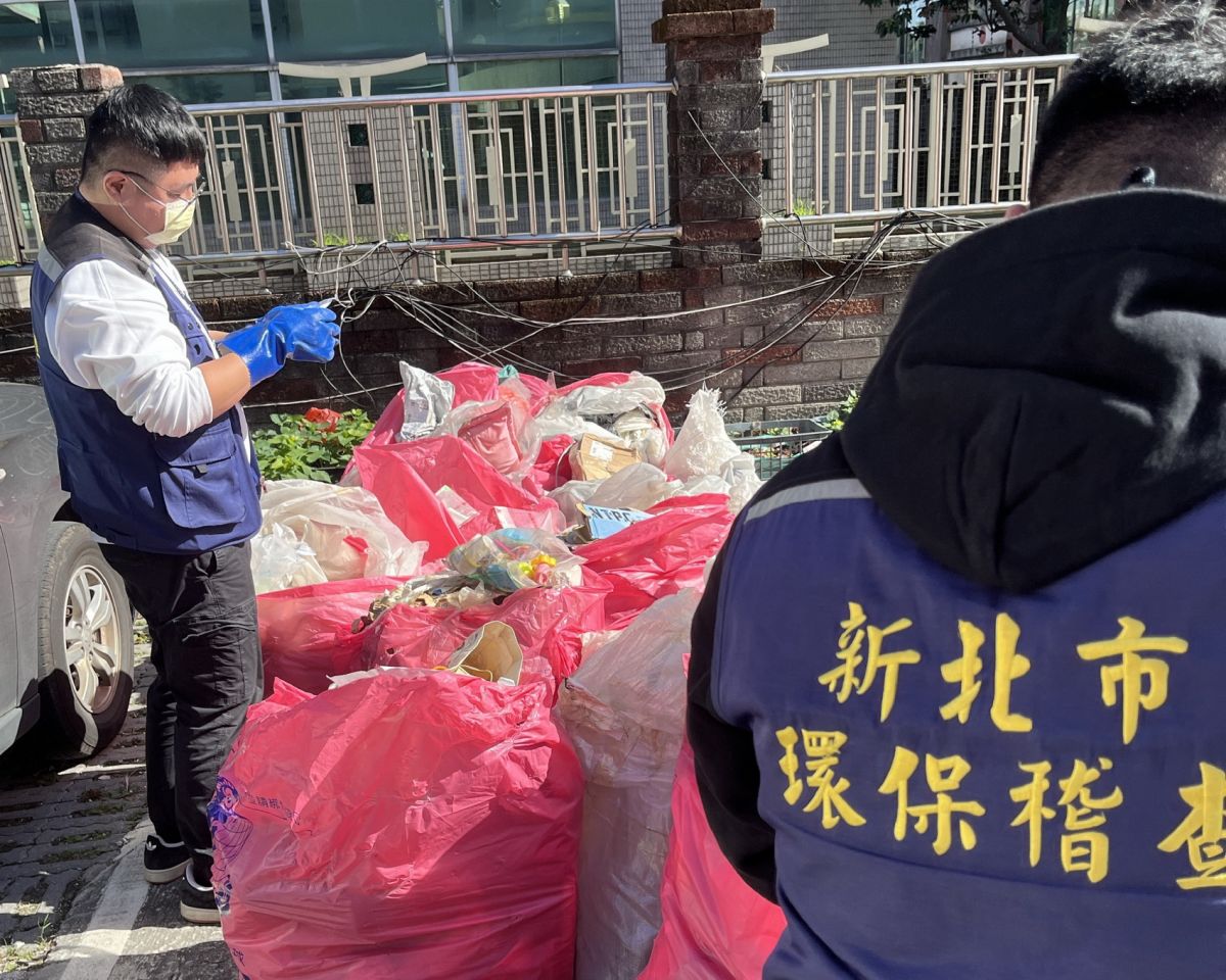 凌晨闖三峽區清潔隊丟垃圾　新北環保局依法送辦