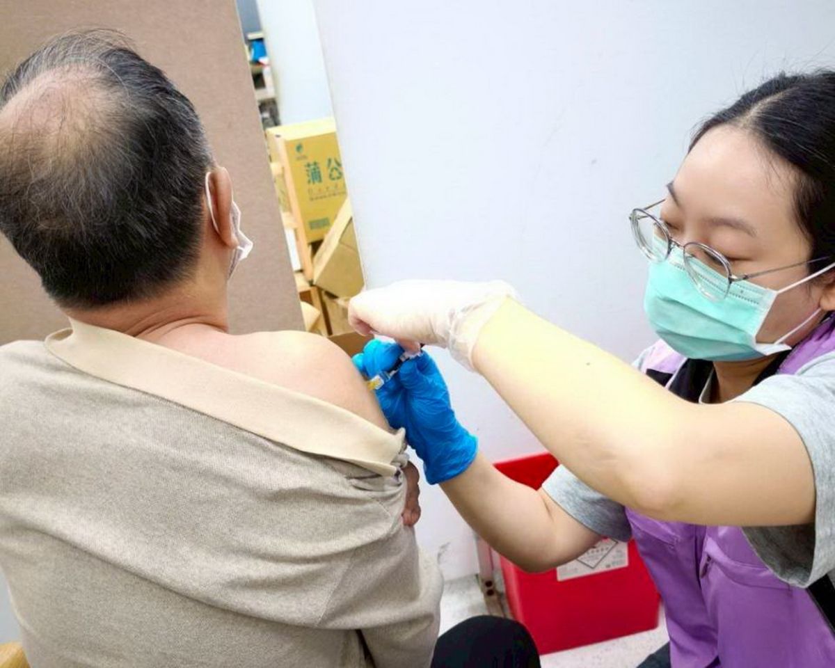 新北長者疫苗抽好禮倒數　iphone-17-pro-max等你拿