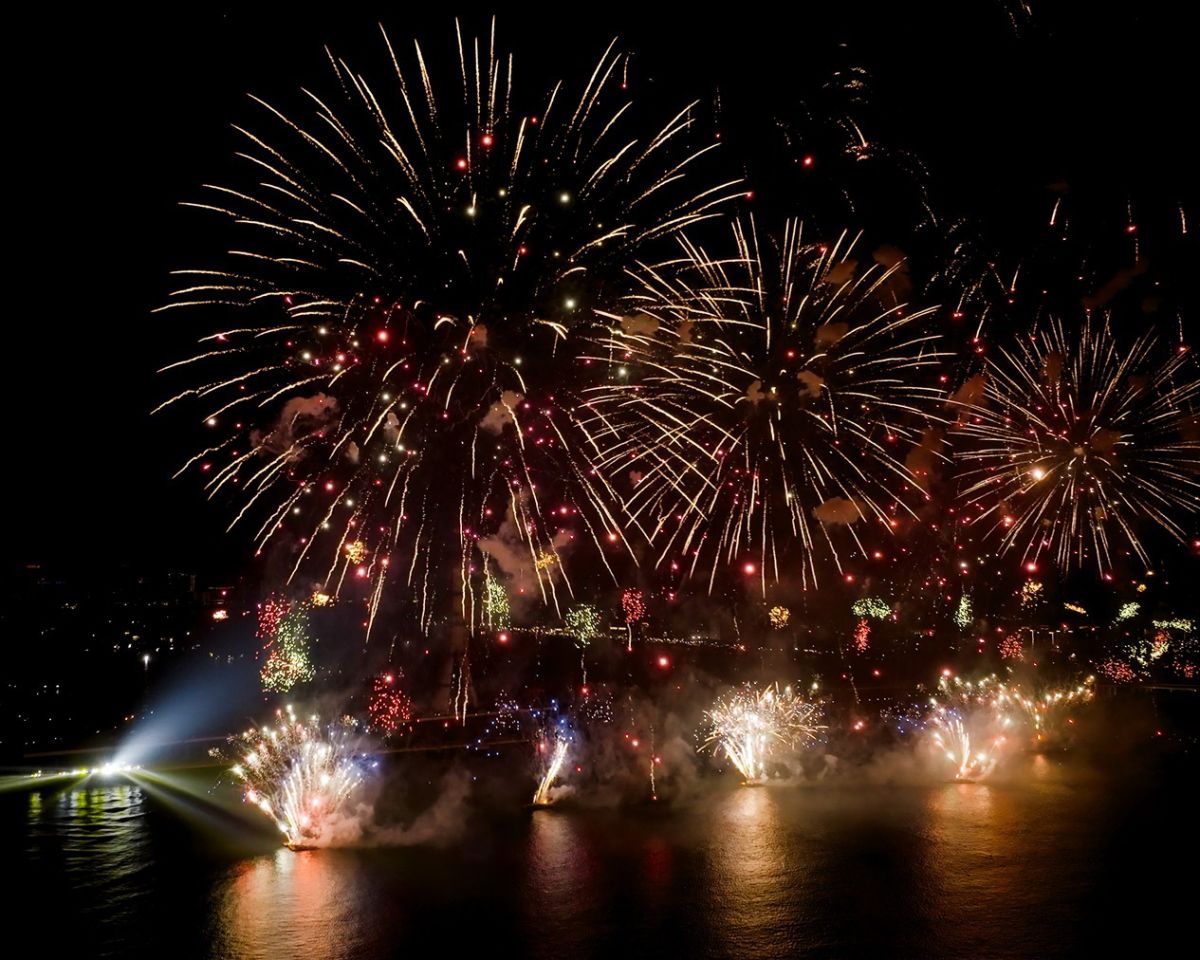 新北1314跨河煙火盛典　淡江大橋35,520發橋河共演