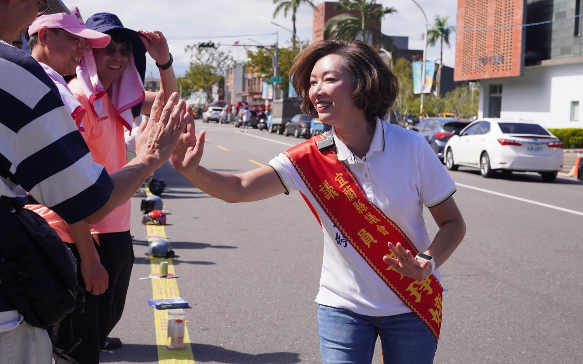停車收費員寒雨執勤遭攻擊　黃琤婷譴責暴力、涉妨礙公務