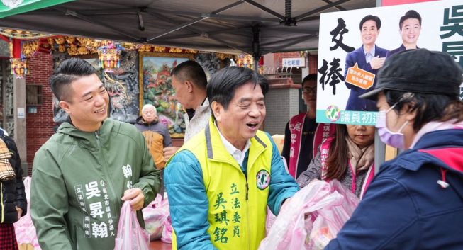 寒冬暖挺菜農　吳昇翰發8千高麗菜暖民心