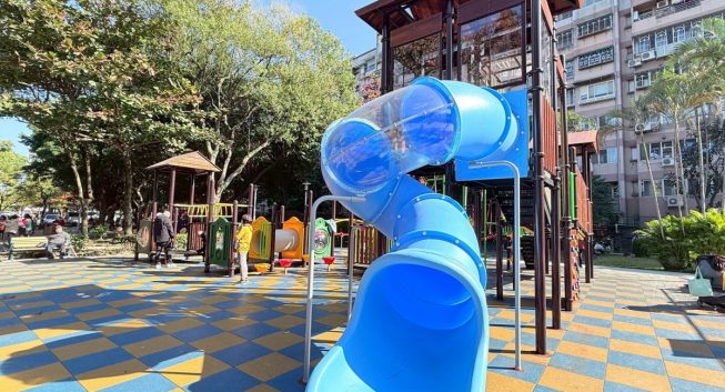 板橋玫瑰公園新遊戲場啟用　親子共融玩樂新地標
