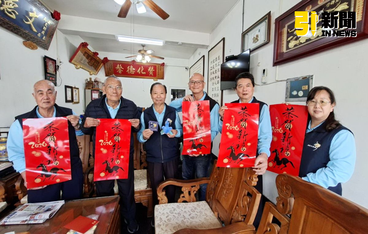 嘉義文財殿喜迎馬年　贈送錢母、孔雀吊飾、絨毛娃娃