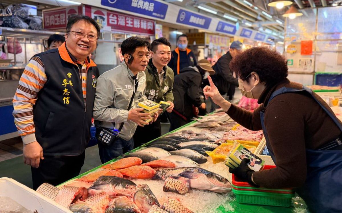 走進市場拚基層　吳昇翰徒步三峽爭提名展現決心力