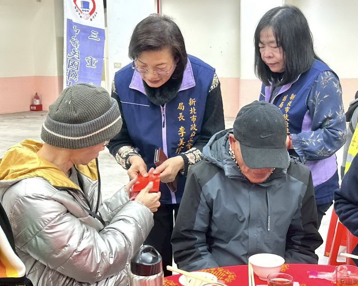 三重紳士協會歲末送暖　洗澡義剪紅包餐會關懷街友
