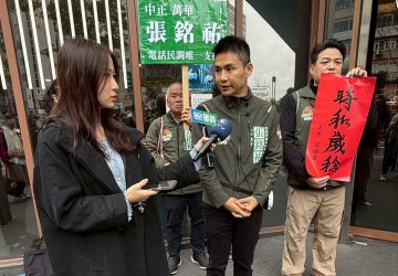 台派戰鬥雞深入南門市場聽民意　張銘祐批黃國昌傷害民主