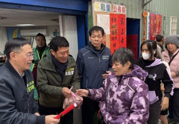 迎新送暖挺農民　陳啟能、李坤城力挺平和里送地瓜