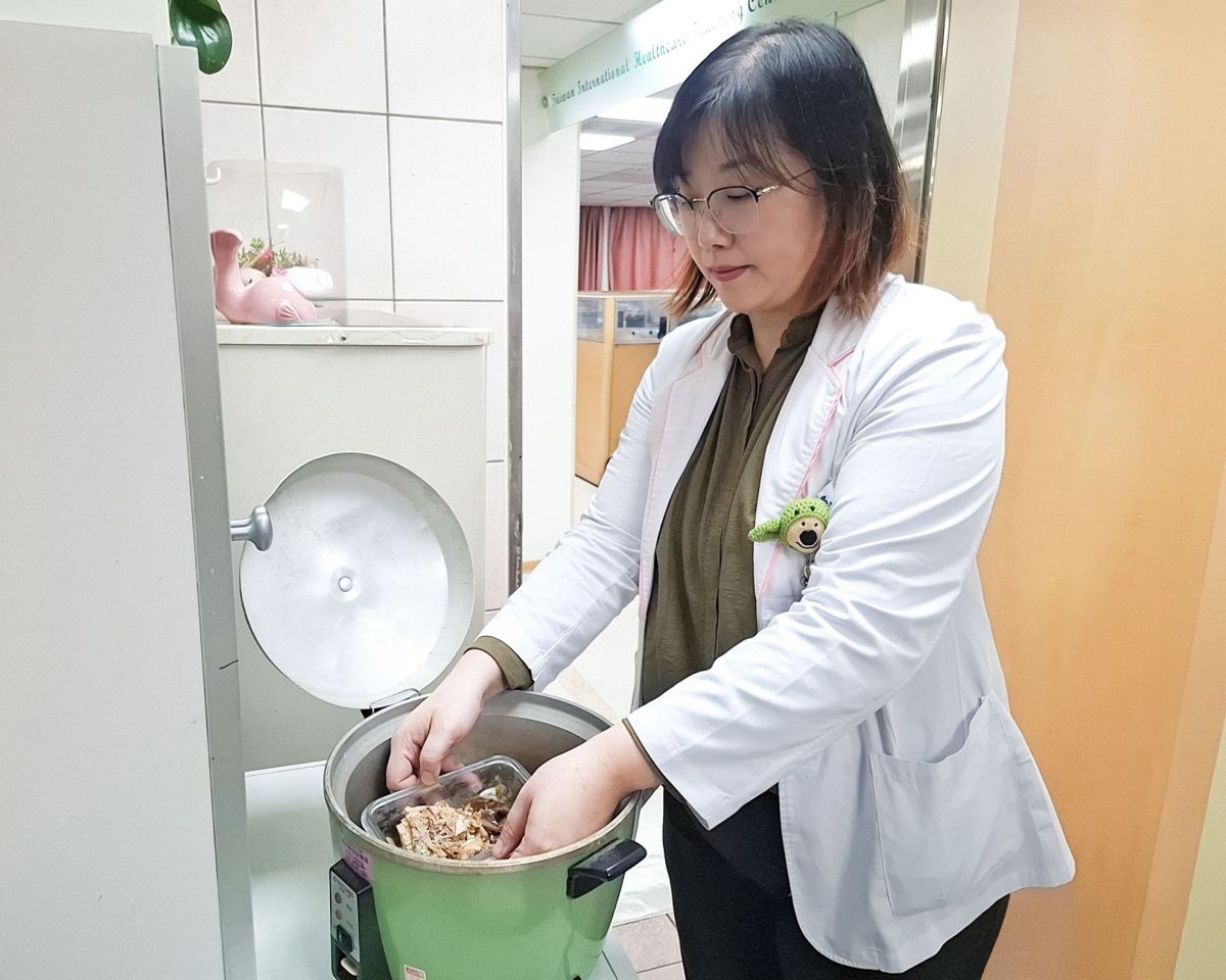 年菜反覆加熱藏危機　臺北醫院營養師示警恐引發食物中毒