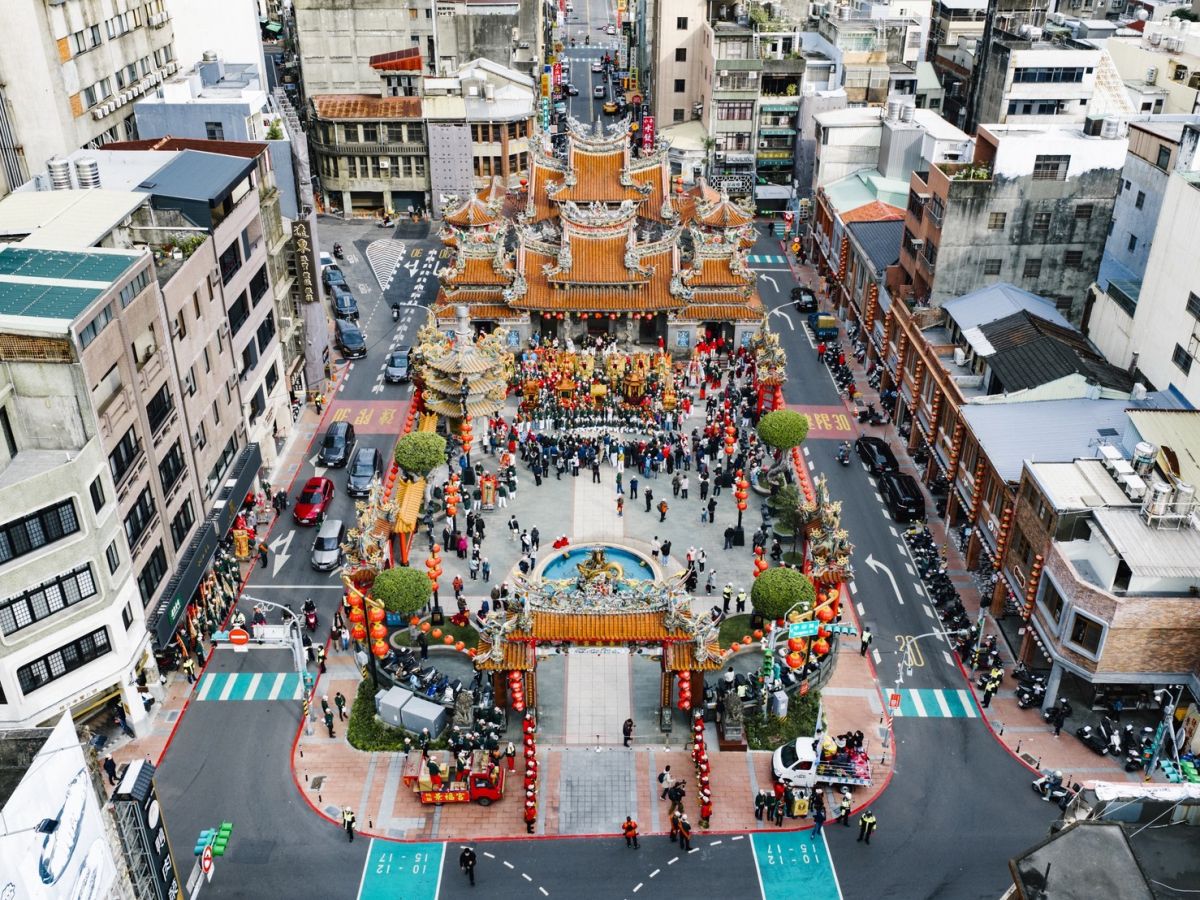 小小鼓手敲響百年信仰！桃園景福宮開漳聖王遶境萬人隨香