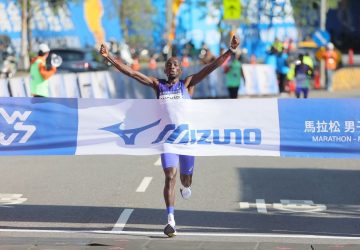 萬金石馬拉松萬人開跑　肯亞男女雙冠稱霸北海岸
