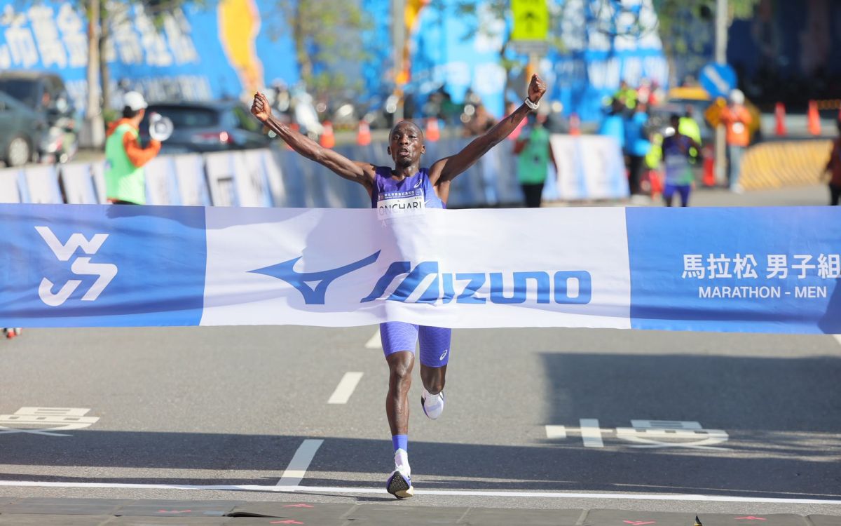 萬金石馬拉松萬人開跑 肯亞男女雙冠稱霸北海岸