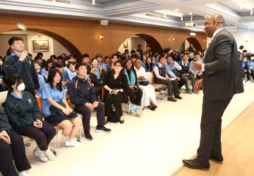 聖露西亞大使進竹林高中　全英開講拓展國際視野
