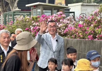 李四川參拜林口竹林山觀音寺　傾聽基層拚市政願景