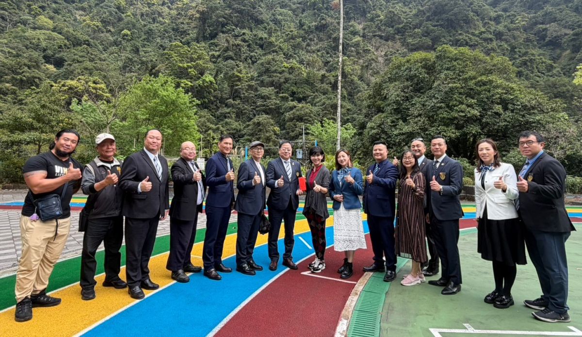 陳乃瑜送暖烏來偏鄉　捐助學金助學童穩定就學