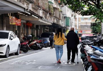 in觀點／老屋電梯成戰場　李四川蘇巧慧正面交鋒