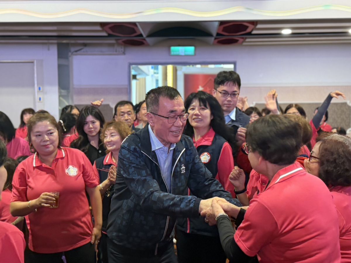 李四川拚人氣凝聚基層　自嘲沒聽太太話參選