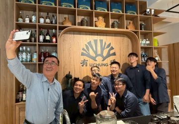 李四川走訪坪林石碇　推好茶拚國際曝光