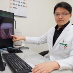 聲音卡卡兩年未癒　亞東醫院：竟是聲帶神經失調作祟