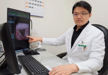 聲音卡卡兩年未癒　亞東醫院：竟是聲帶神經失調作祟