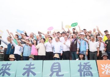 淡江大橋通車倒數　藍綠市長參選人搶攻政績拚新北