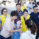 陳亭妃導覽《圓桌上的五月》　市場變身文化展場