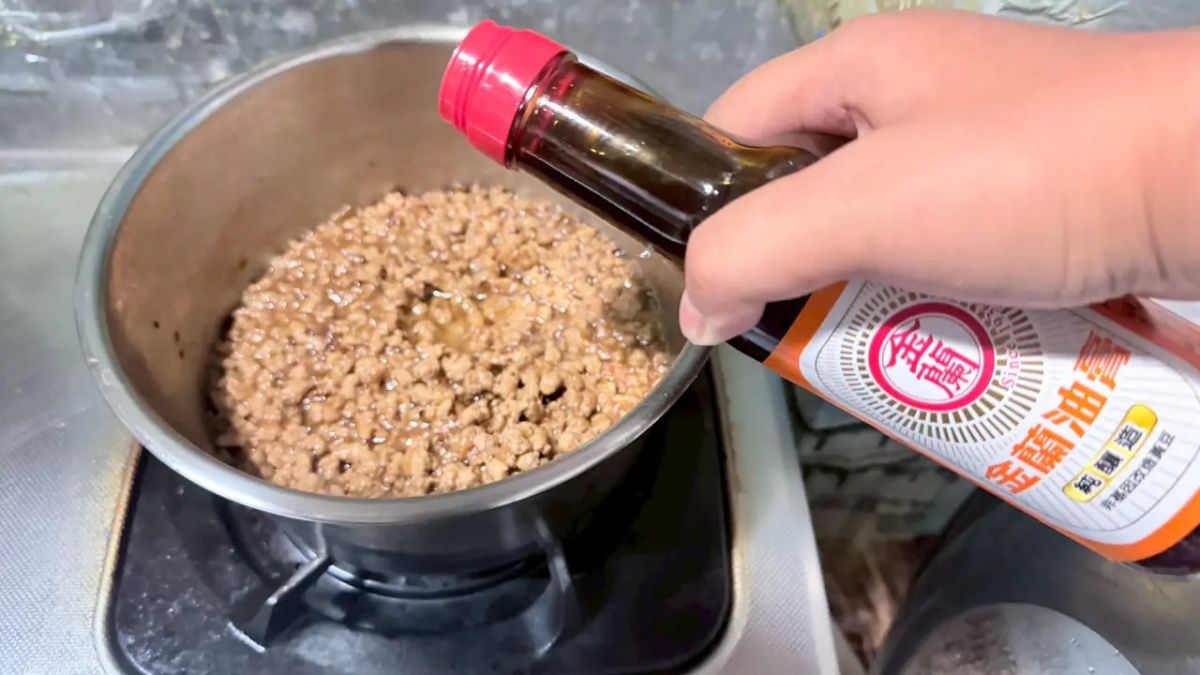 家常菜少一味?-他回家驚見媽媽「倒這罐」秒懂　難怪在國外煮不出來